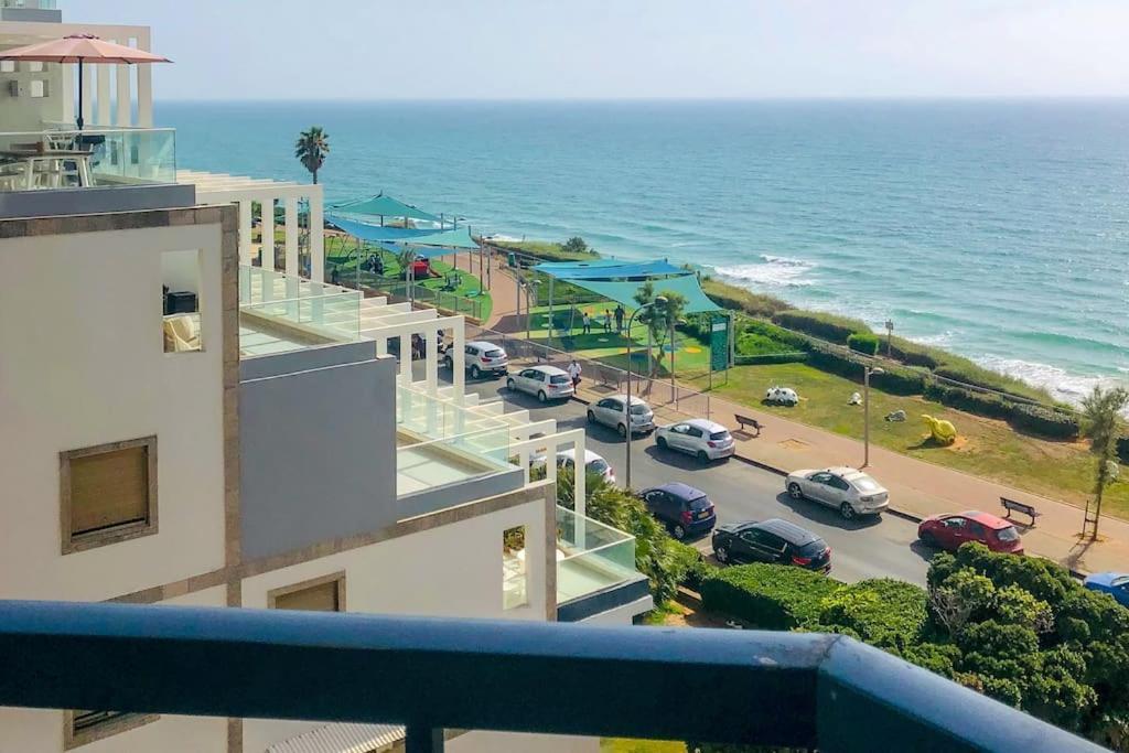 Royal Aparatment On The Sea , Blvd Nitza 34 Netánja Kültér fotó