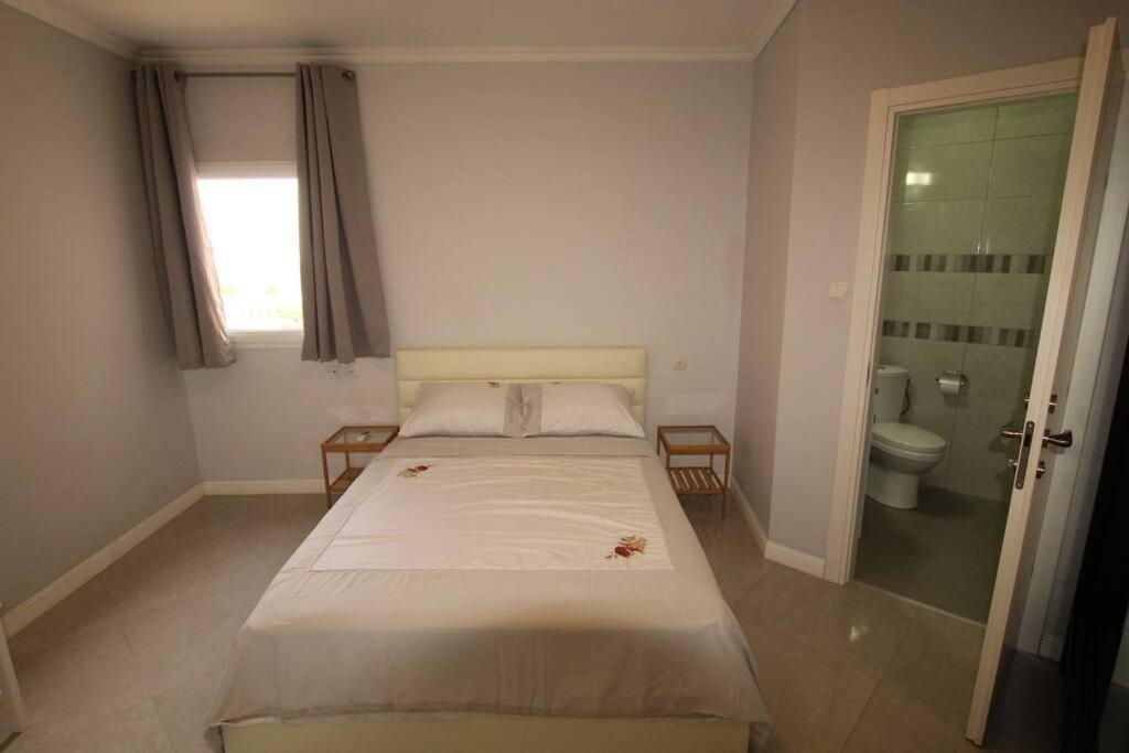 Royal Aparatment On The Sea , Blvd Nitza 34 Netánja Kültér fotó