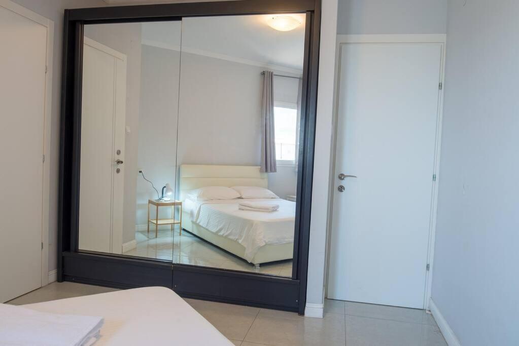 Royal Aparatment On The Sea , Blvd Nitza 34 Netánja Kültér fotó